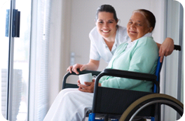 Auxiliaires de vie : permettre aux seniors de rester plus longtemps à la maison 