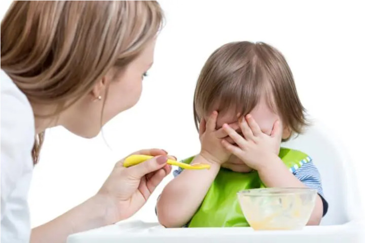 enfant refuse de manger